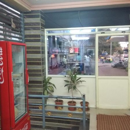 Apoorva Residency Hotell Bangalore Exteriör bild