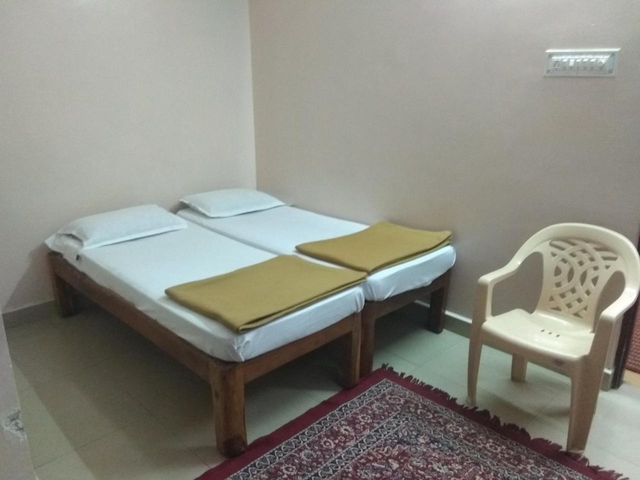 Apoorva Residency Hotell Bangalore Exteriör bild