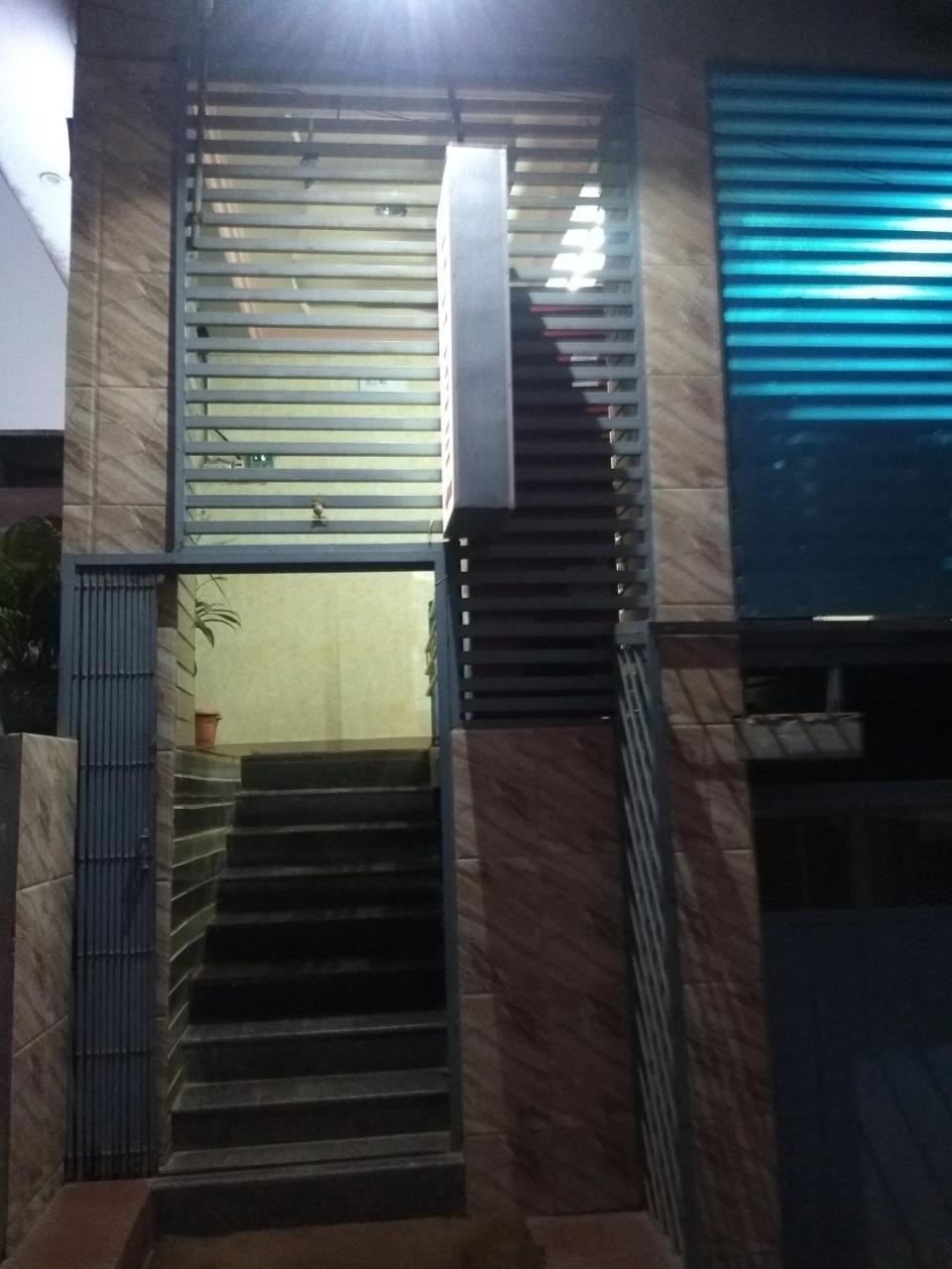 Apoorva Residency Hotell Bangalore Exteriör bild