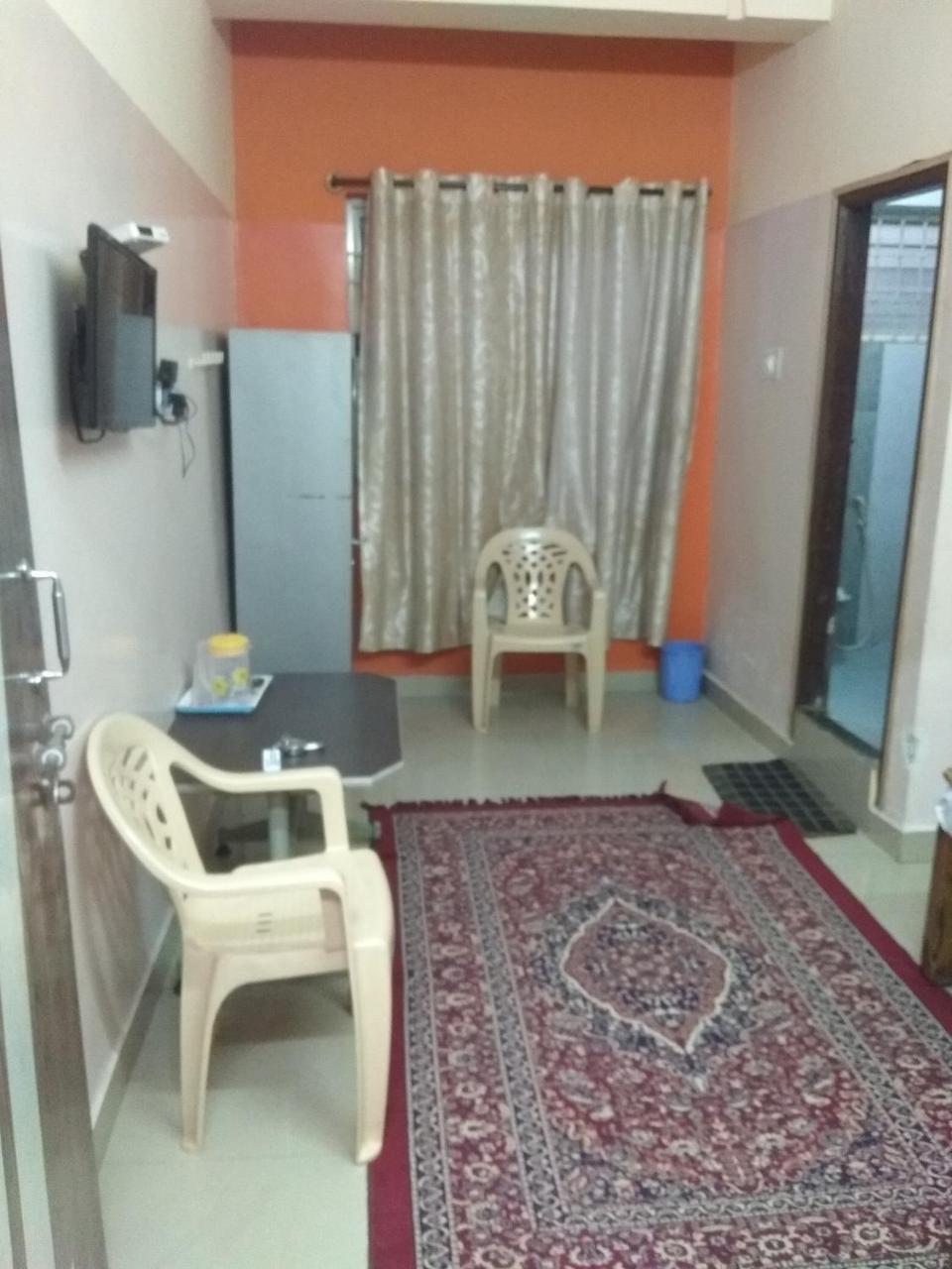 Apoorva Residency Hotell Bangalore Exteriör bild