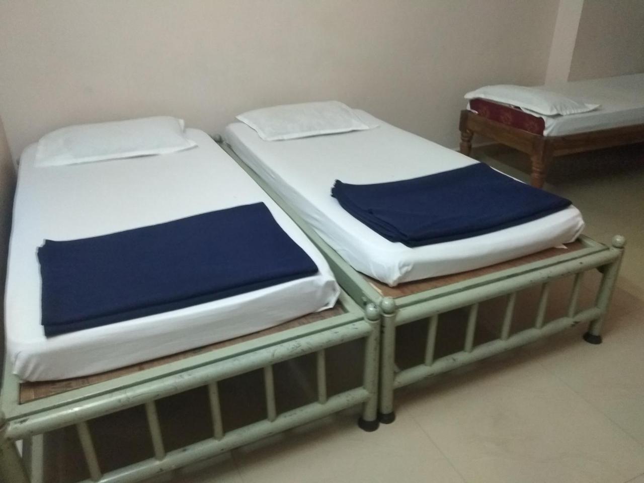 Apoorva Residency Hotell Bangalore Exteriör bild