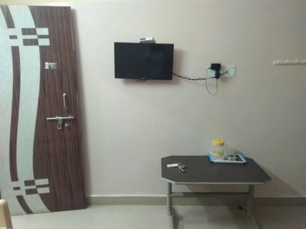 Apoorva Residency Hotell Bangalore Exteriör bild