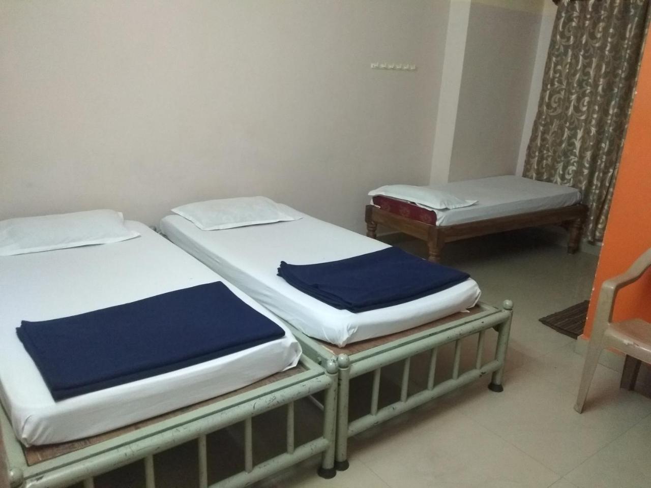 Apoorva Residency Hotell Bangalore Exteriör bild