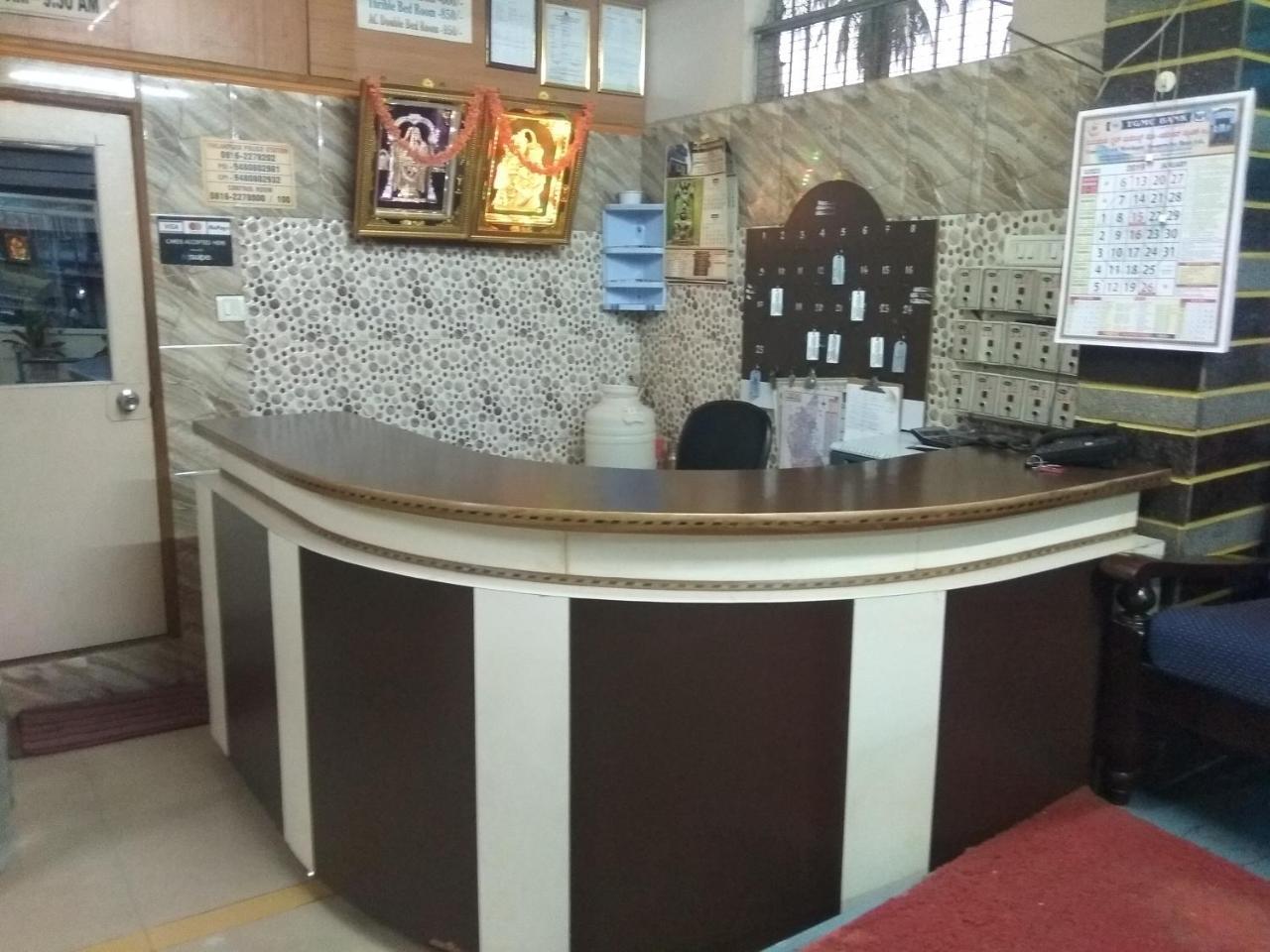 Apoorva Residency Hotell Bangalore Exteriör bild