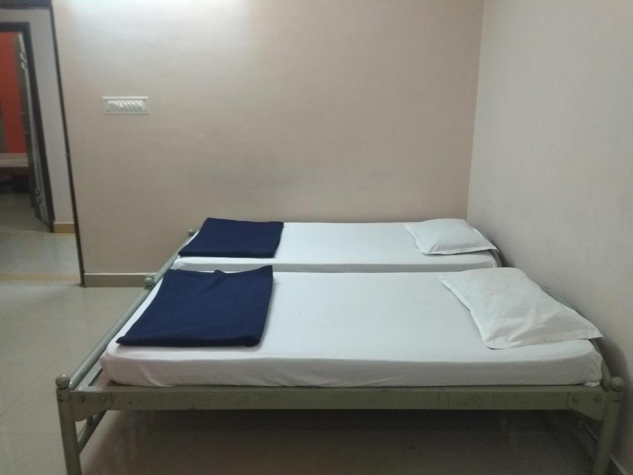 Apoorva Residency Hotell Bangalore Exteriör bild