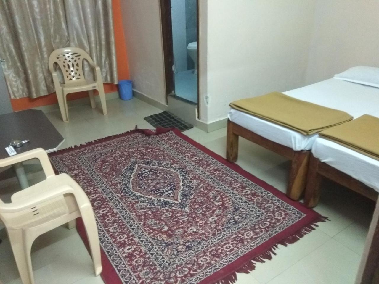 Apoorva Residency Hotell Bangalore Exteriör bild